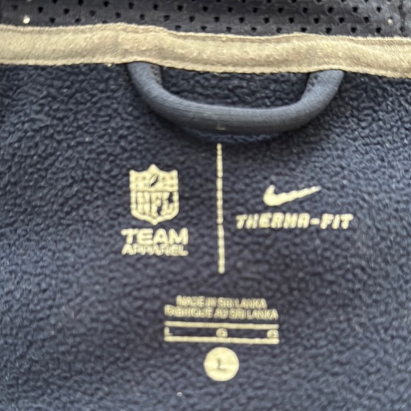 White and Black Star Logo Jacket - Picture 4 of 4